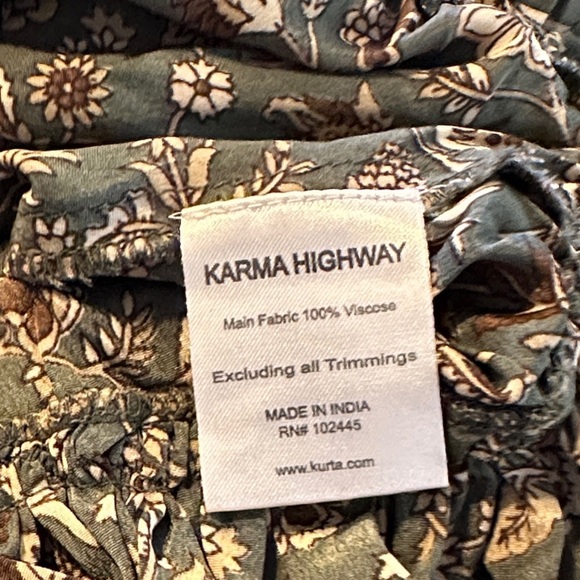 Karma Highway Bohemian Style Floral Green Women's Top - Picture 12 of 13